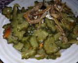 Foto langkah ke 4 dari resep Pare bumbu iris.