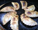 Foto del paso 11 de la receta: Empanadas porteñas con carne picada hechas al horno