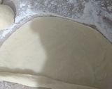 A picture of step 5 of Sweet bun called qatlama.