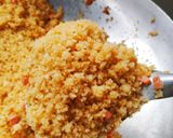Hình bước làm 5 của món Cơm chiên Hồng Kông