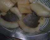 Foto langkah ke 1 dari resep Tumis Asin Cucut.