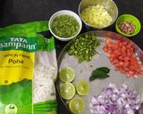 A picture of step 2 of Kanda Poha.