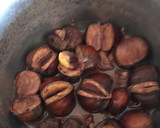 Foto del paso 1 de la receta: Pollo de corral con castañas y rebozuelos