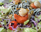 Foto del paso 7 de la receta: Ensalada templada con gulas y vieiras