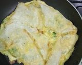 Foto langkah ke 4 dari resep Martabak telur bangka versi frugal living 🤣.