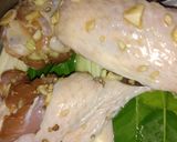 รูปขั้นตอนการทำที่ 4 ของ ปีกเป็ดน่องเป็ดนึ่งสมุนไพร (Steamed Duck Wings and Duck Legs with Herbs)