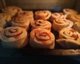 Foto del paso 5 de la receta: Rollos hojaldrados de ciruela y pasas