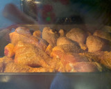Foto del paso 5 de la receta: Muslitos de pollo al horno con patatas y zanahoria