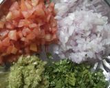 ઓનિયન ટામેટો  ઉત્તપમ(onion tomato uttapam Recipe in gujarati) રેસીપી સ્ટેપ2ફોટો