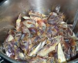 A picture of step 3 of Dates Kheer.