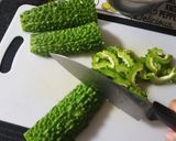 Foto langkah ke 1 dari resep Sayur pare santan.