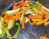 Foto del paso 3 de la receta: Fideos salteados con verduras y salsa de soja. Fácil y rápido