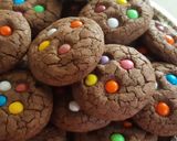 عکس مرحله 4 از دستور کوکی شکلاتی با تزیین اسمارتیز 🍪