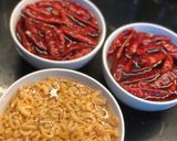 A picture of step 1 of Sambal Chili Dried Prawn / 香辣叁巴虾米.