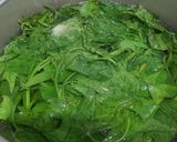 Foto langkah ke 1 dari resep Daun Ubi Sambal Brambang Asem.