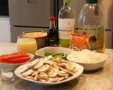 Foto del paso 2 de la receta: Pollo con champiñones y almendras, estilo oriental