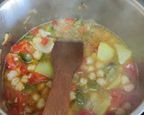 Foto del paso 5 de la receta: Garbanzos con gambitas y huevo duro