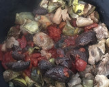 Foto del paso 1 de la receta: Arroz meloso de boletus, habitas, alcachofa, morcilla y costillas