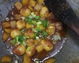 Foto langkah ke 5 dari resep 125. Telur puyuh kentang masak kecap.