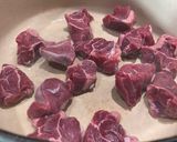 A picture of step 2 of Steak and kidney pie.