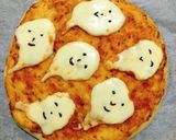 Hình bước làm 7 của món Margherita Pizza- Happy Halloween😍🤣