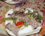 Foto del paso 15 de la receta: Churrasquitos a las 3 cebollas y a los 3 ajíes (en disco de arado o bifera)