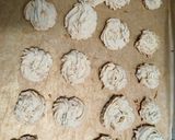 Foto langkah ke 4 dari resep Hampers Lebaran Kue Sagu Keju.