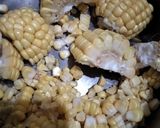 Foto langkah ke 1 dari resep *Bening Sawi Ijo Jagung Tomat*.