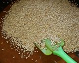 A picture of step 5 of Til chikki.
