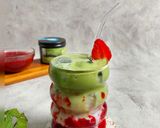 Foto langkah ke 4 dari resep Strawberry Matcha Latte.