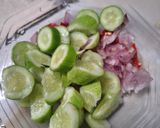 Foto langkah ke 2 dari resep Rujak Timun.
