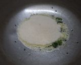 A picture of step 2 of Upma (without onion).