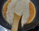 तिल गुड़ की चिक्की (til gur ki chikki recipe in Hindi) रेसिपी चरण 4 फोटो