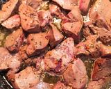 Zsírban sült serpenyős pulyka máj recept fázis 2 fotója