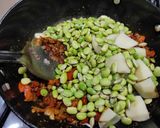 पावट्याची भाजी (Pavtyachi Bhaji Recipe In Marathi) रेसिपी स्टेप 2 फोटो 