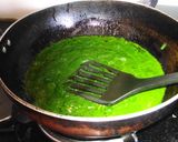 A picture of step 2 of Palak paneer.