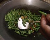Foto langkah ke 5 dari resep Tumis buncis putih telur dan putren.
