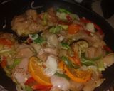 Foto del paso 5 de la receta: Wok de vegetales y pollo con tallarines