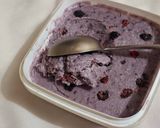 A picture of step 7 of Mulberry Ice cream with fresh cream.