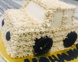 A picture of step 6 of Car cake.