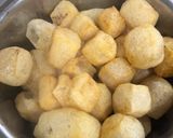 Foto langkah ke 1 dari resep Sambel goreng krecek bola daging.