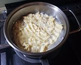 Foto langkah ke 1 dari resep 324. Omelet Mie Instan.