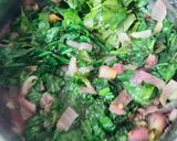 A picture of step 2 of Matar palak.
