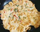 A picture of step 4 of Fluffy, Butter Omelette 😋😋.