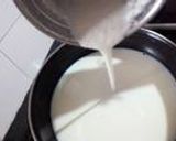 A picture of step 1 of Rice phirni cake.
