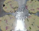 A picture of step 2 of Maddur Vada.