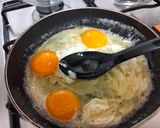 Jajecznica ze szczypiorkiem krok przepisu 1 zdjęcie