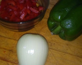 Foto del paso 2 de la receta: Tortilla de morrón y cebolla