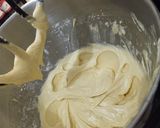 Foto langkah ke 5 dari resep Vanilla Cupcake (Moist and Fluffy).