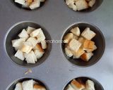 Gambar langkah 2 resipi Muffin Roti Telur.